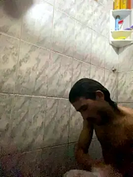 Snapshot of Mineirinho043 chatting on April 27, 1:03 am Mineirinho043 online show from April 27, 1:03 am