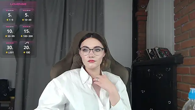 Snapshot of Kira_Jin chatting on February 14, 11:53 am Kira Jin online show from February 14, 11:53 am