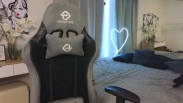 Snapshot of Kira_Jin chatting on March 4, 11:40 am Kira Jin online show from March 4, 11:40 am