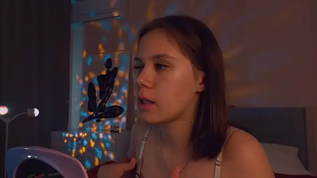 Mia Luw online show from September 24, 9:45 am