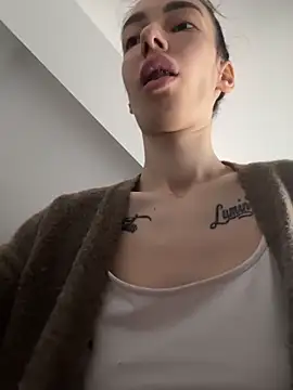 Celine Roxelle online show from March 15, 2:34 pm