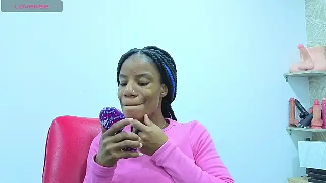 dafnnelewis online show from July 10, 11:24 am