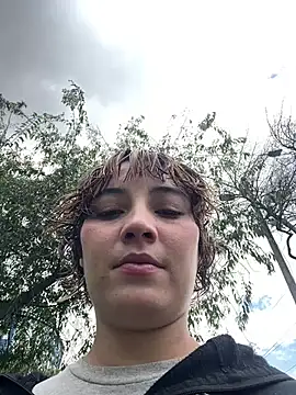 Maggie Geller online show from February 5, 5:39 pm