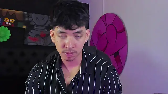 ISAAC CRYSTON online show from October 31, 8:32 pm