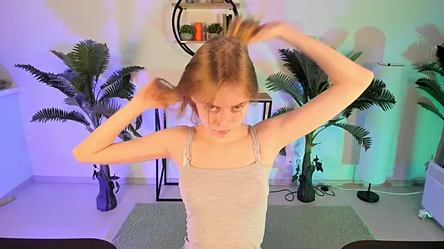 KiraMontoya online show from March 9, 5:06 pm