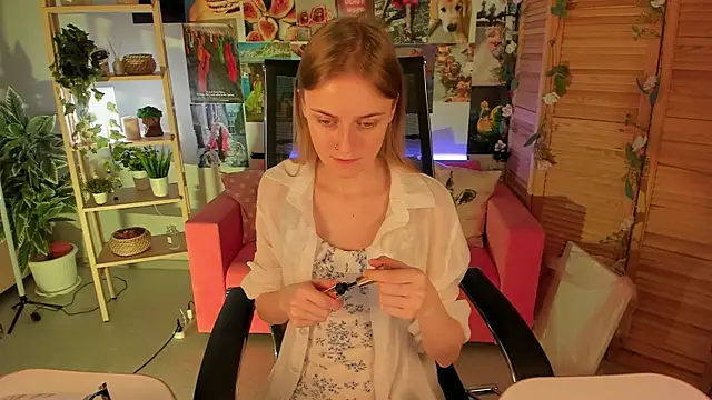 KiraMontoya online show from March 15, 5:48 pm