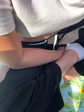 Snapshot of shakybabyx chatting on March 19, 12:45 pm shakybabyx online show from March 19, 12:45 pm