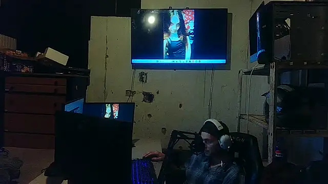 nuttyking2022 online show from April 17, 9:12 am