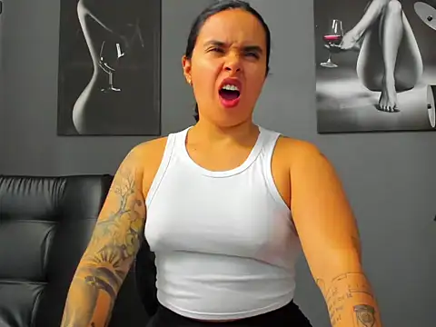 Snapshot of karlyjons12 chatting on September 19, 4:07 pm karlyjons12 online show from September 19, 4:07 pm