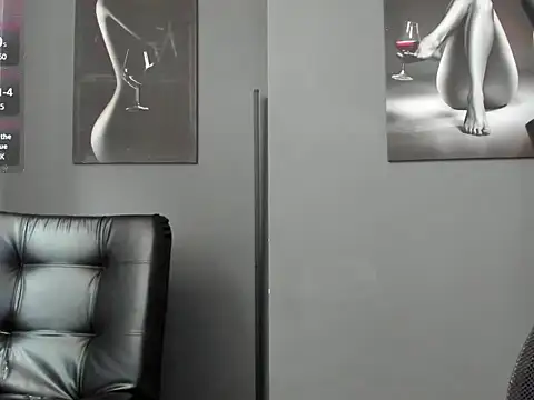 Snapshot of karlyjons12 chatting on October 13, 5:24 pm karlyjons12 online show from October 13, 5:24 pm