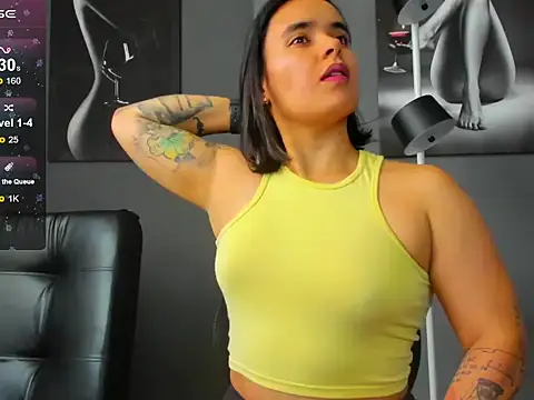 Snapshot of karlyjons12 chatting on October 20, 6:41 pm karlyjons12 online show from October 20, 6:41 pm