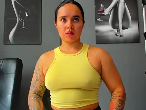 Snapshot of karlyjons12 chatting on November 28, 2:42 pm karlyjons12 online show from November 28, 2:42 pm