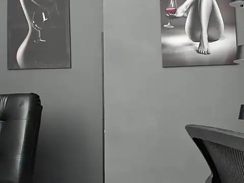 karlyjons12 online show from April 11, 4:33 pm