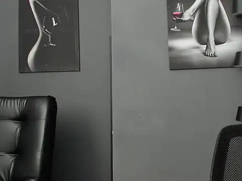 karlyjons12 online show from April 18, 5:28 pm