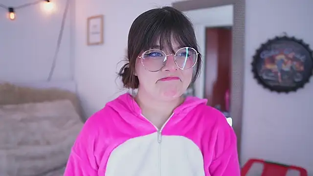 Snapshot of Neekito_ chatting on February 12, 12:37 am Neekito online show from February 12, 12:37 am