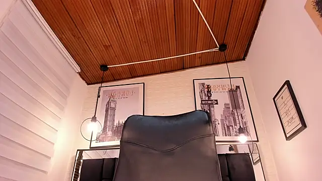 tylla  online show from October 10, 4:11 am