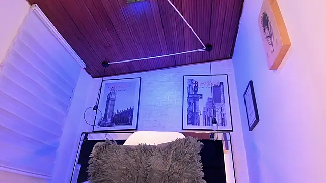 tylla  online show from December 23, 4:21 am