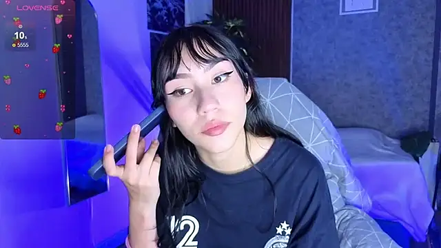 Snapshot of Miaa_Lee7 chatting on April 18, 8:42 pm Miaa Lee7 online show from April 18, 8:42 pm