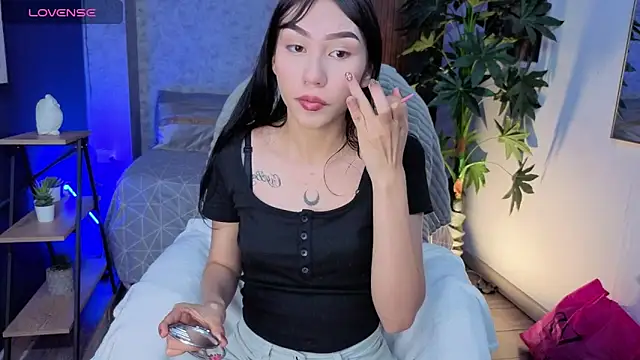 Snapshot of Miaa_Lee7 chatting on May 19, 9:10 pm Miaa Lee7 online show from May 19, 9:10 pm