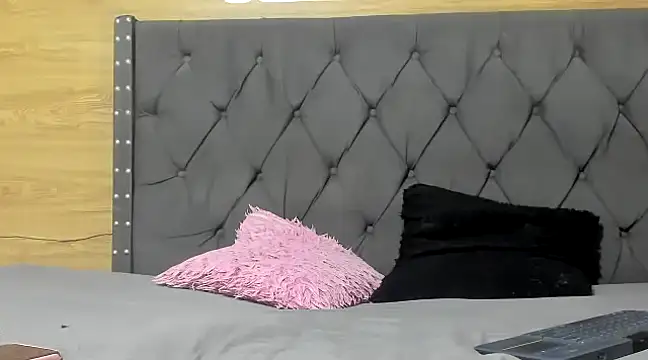 Snapshot of guyeifmaxiro chatting on February 10, 7:38 pm guyeifmaxiro online show from February 10, 7:38 pm