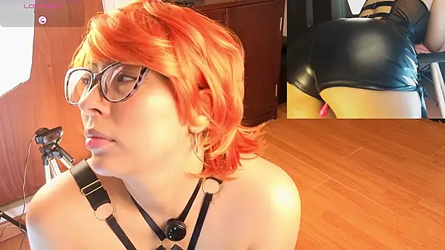 Snapshot of sophia_dumont chatting on January 17, 6:11 pm sophia dumont online show from January 17, 6:11 pm