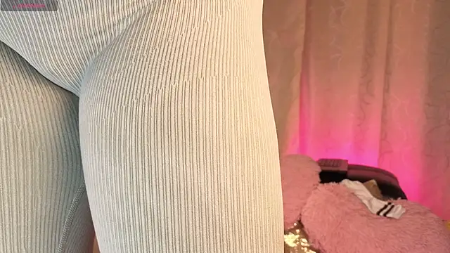 Snapshot of sophia_dumont chatting on February 25, 9:30 am sophia dumont online show from February 25, 9:30 am