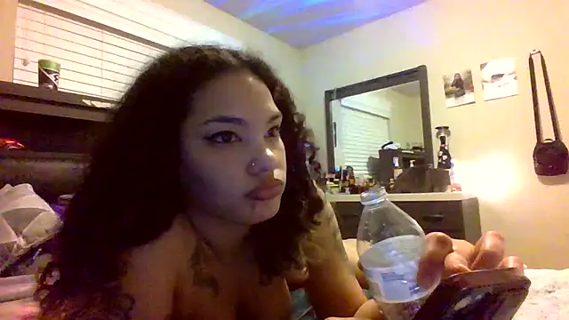 Snapshot of tastylolaaa chatting on February 4, 10:10 am tastylolaaa online show from February 4, 10:10 am