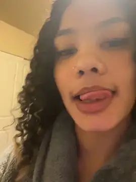 Snapshot of tastylolaaa chatting on February 8, 1:11 pm tastylolaaa online show from February 8, 1:11 pm