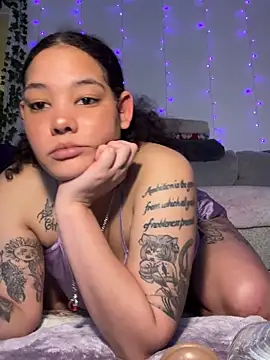 Snapshot of tastylolaaa chatting on February 25, 1:15 am tastylolaaa online show from February 25, 1:15 am