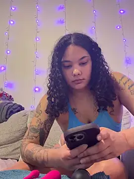 Snapshot of tastylolaaa chatting on March 9, 2:26 am tastylolaaa online show from March 9, 2:26 am