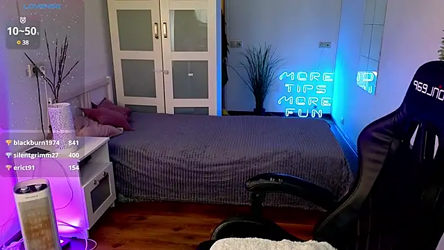 Katy diamond  online show from March 19, 11:06 am