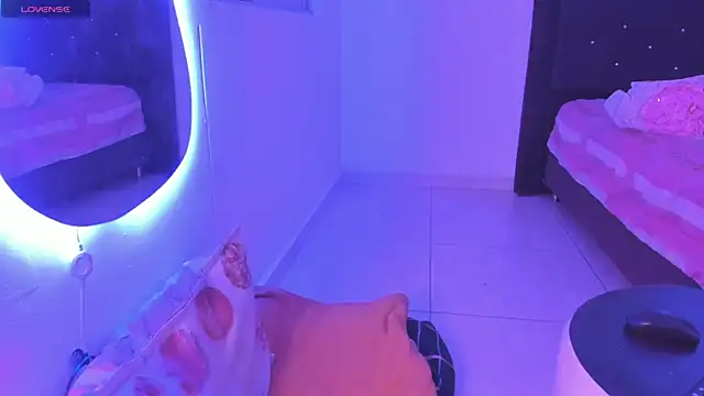  Charlottequeen online show from February 14, 2:18 am