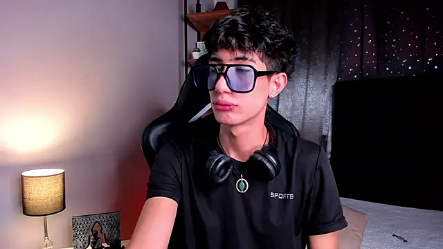 NovaaWheler online show from November 22, 7:02 pm