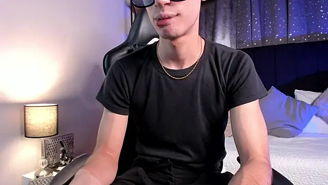 NovaaWheler online show from November 28, 7:49 pm