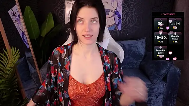 roxy riot  online show from December 15, 1:32 am