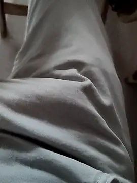 Snapshot of emremodel chatting on March 28, 8:36 am emremodel online show from March 28, 8:36 am