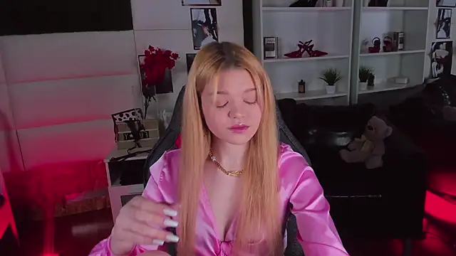 AdeleCartier online show from February 25, 2:36 am