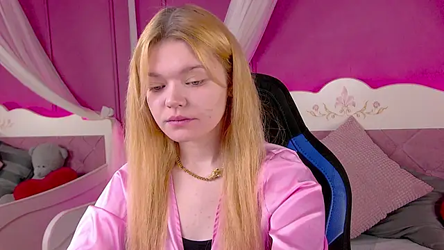 AdeleCartier online show from March 7, 12:48 am