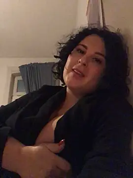 LunaSoleil9 online show from February 9, 7:30 pm