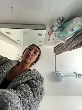 Snapshot of BonyBon29 chatting on April 5, 12:46 pm BonyBon29 online show from April 5, 12:46 pm