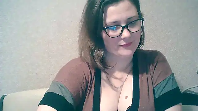 Snapshot of MerryLaCherry chatting on February 5, 1:37 am MerryLaCherry online show from February 5, 1:37 am