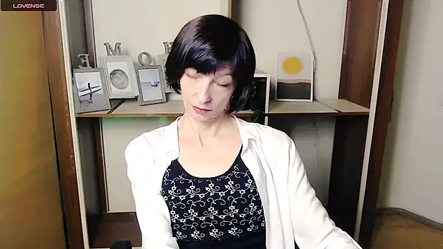  AngeliaFlow  online show from October 14, 6:58 am