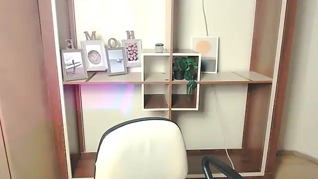  AngeliaFlow  online show from October 18, 6:48 am