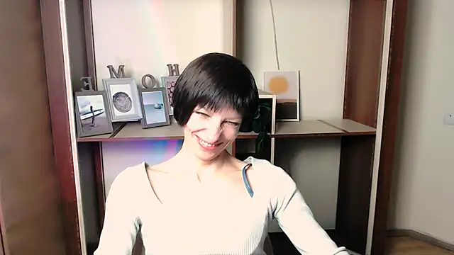  AngeliaFlow  online show from November 8, 7:52 am