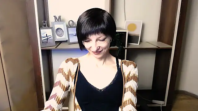  AngeliaFlow  online show from December 3, 8:23 am