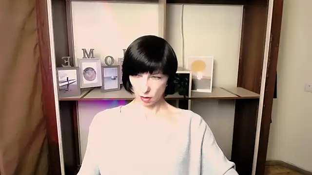  AngeliaFlow  online show from January 7, 4:20 pm