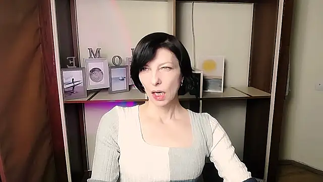  AngeliaFlow  online show from January 16, 4:44 pm