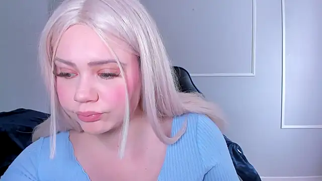 Snapshot of _leana_ chatting on March 5, 2:34 pm leana online show from March 5, 2:34 pm