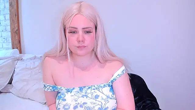 Snapshot of _leana_ chatting on March 18, 9:43 pm leana online show from March 18, 9:43 pm