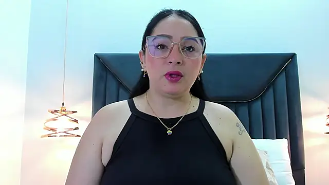 ZamiraGates online show from March 2, 3:45 am